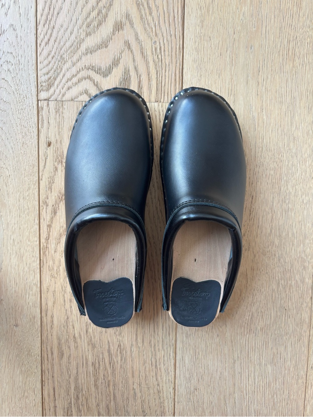 Troentorp Black Leather Clogs